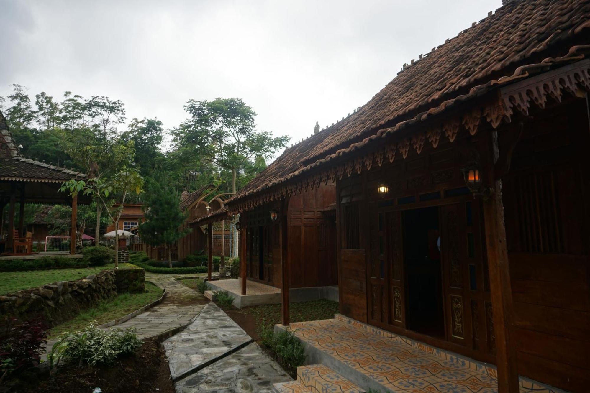 Le Desa Resort Syariah Wonosobo Exterior photo